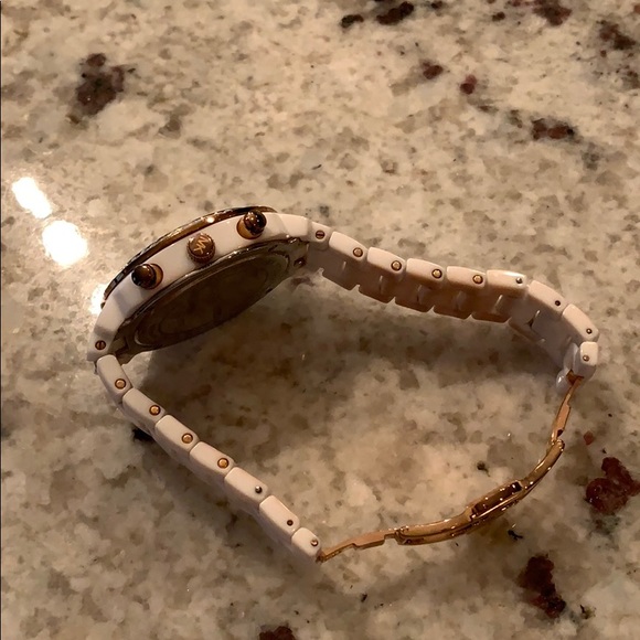 White and Rose Gold Michael Kors Watch - Picture 3 of 4